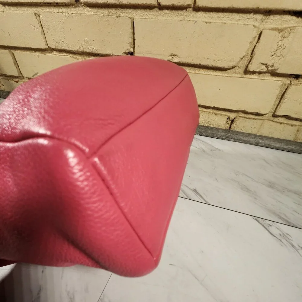 Like New Coach Pink Leather Shoulder  Bag Purse